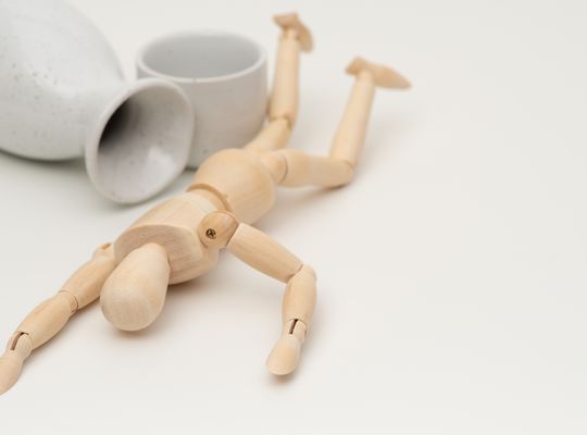 【忘年会シーズンの落とし穴】ボーナス払いに頼ると年明けに苦しくなる理由とは？｜支出が増える12〜1月の注意点と“危険サイン”