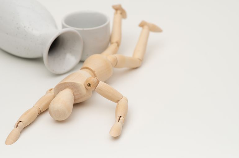 【忘年会シーズンの落とし穴】ボーナス払いに頼ると年明けに苦しくなる理由とは？｜支出が増える12〜1月の注意点と“危険サイン”