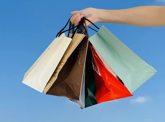 買い物依存がきっかけで借金が増えた…返済が回らなくなった人へ